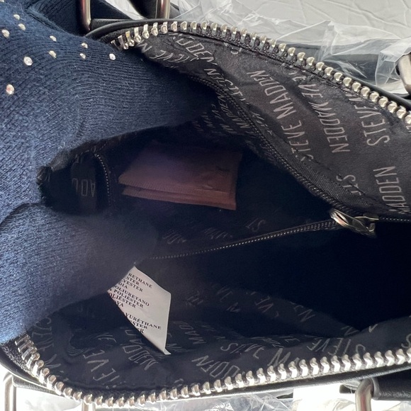 Steve Madden BFABLE Crossbody Bag - Picture 15 of 17